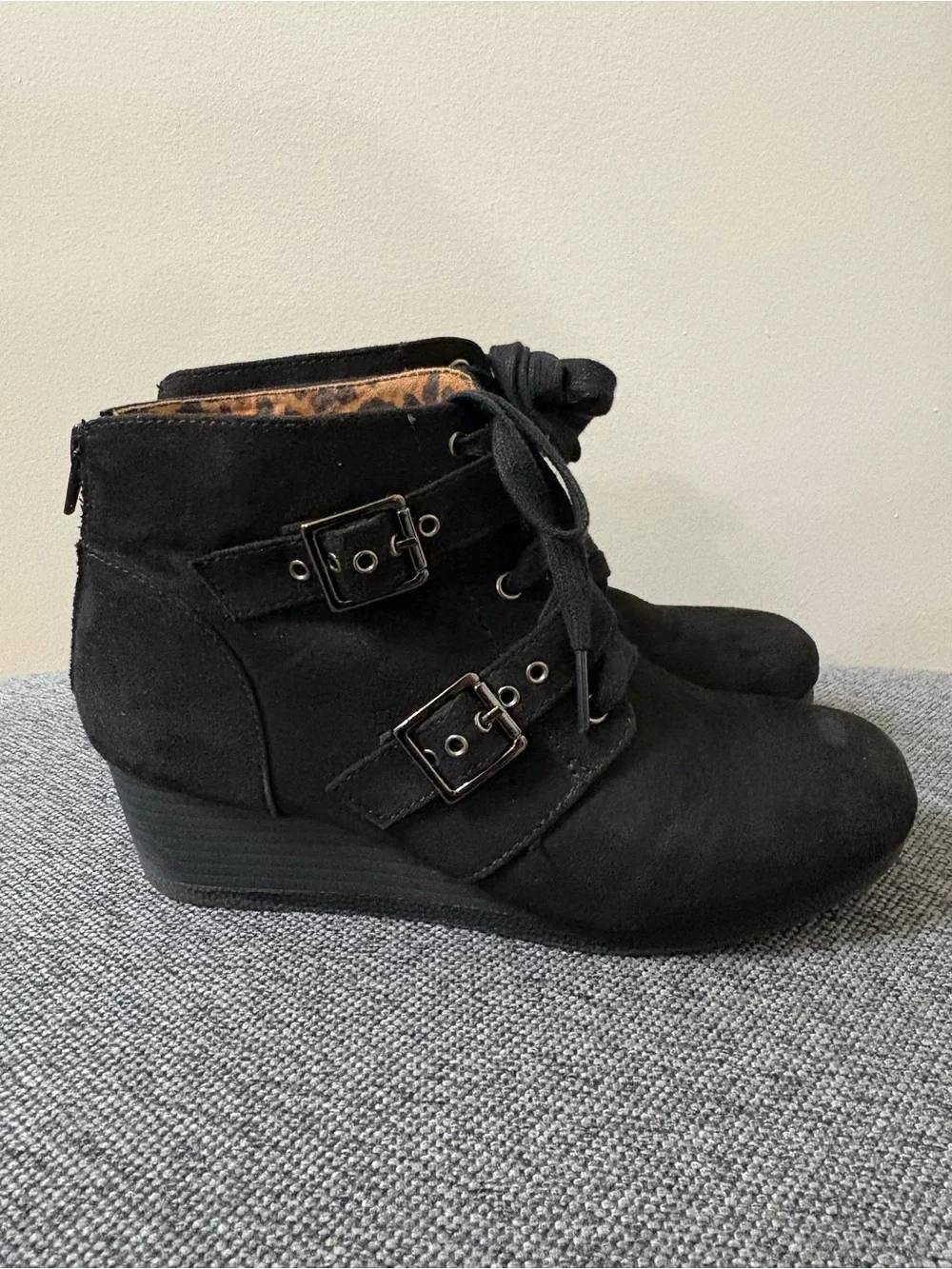 Girl’s Justice black faux suede booties/wedge - size 4/6